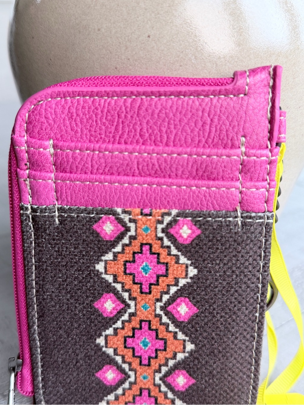 Wrangler Card Holder Wallet Keychain Coin Purse NWT Hot Pink and Brown Aztec - Picture 2 of 4